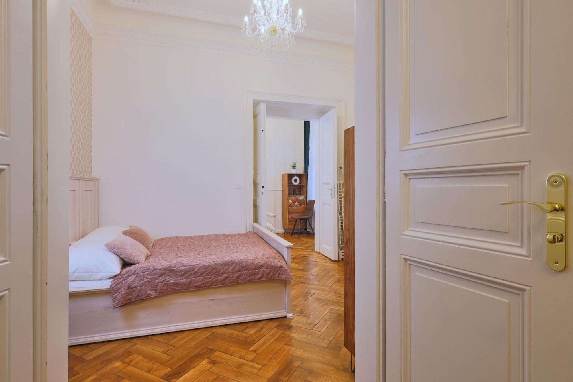 National Theatre Elegance Residence — Photos 3